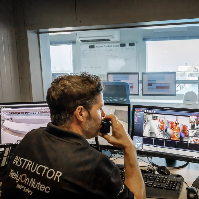 Relyon instructor and training in command center 